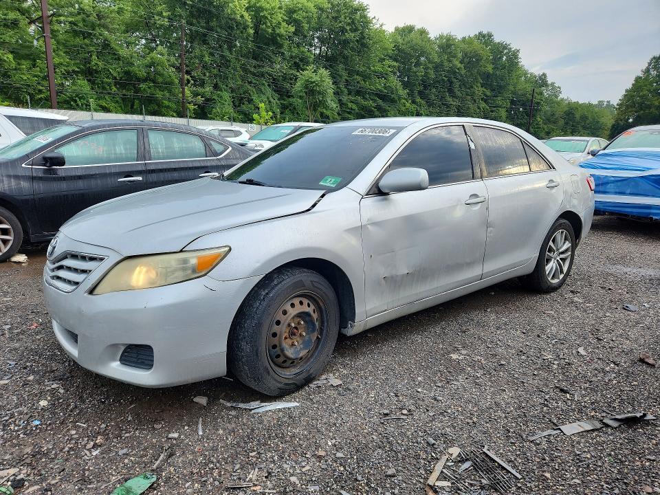 2011 Toyota Camry le