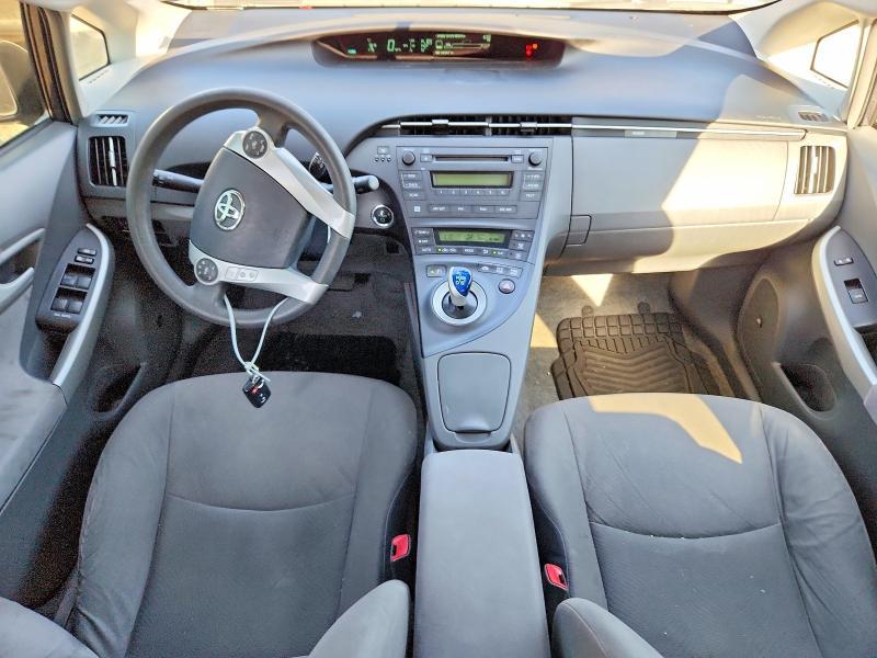 2010 Toyota Prius iii