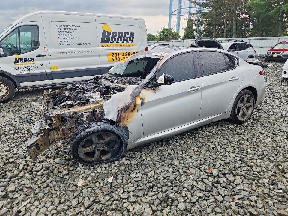 2018 Alfa Romeo Giulia Q4