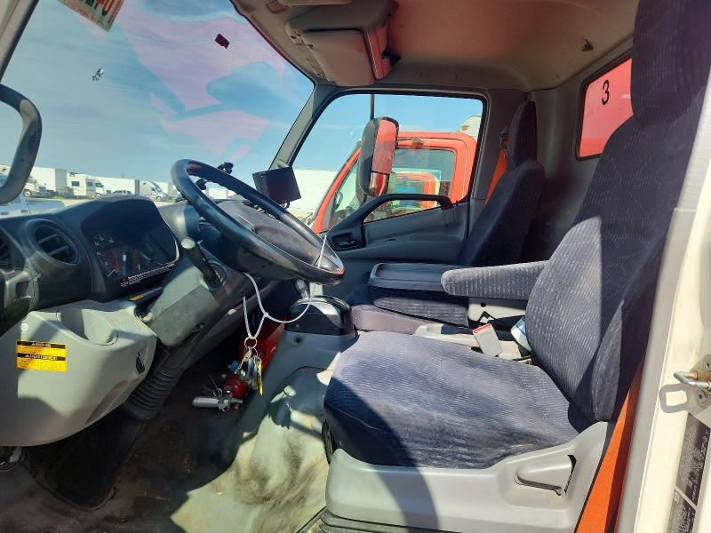 2017 Hino 195 BOX Truck