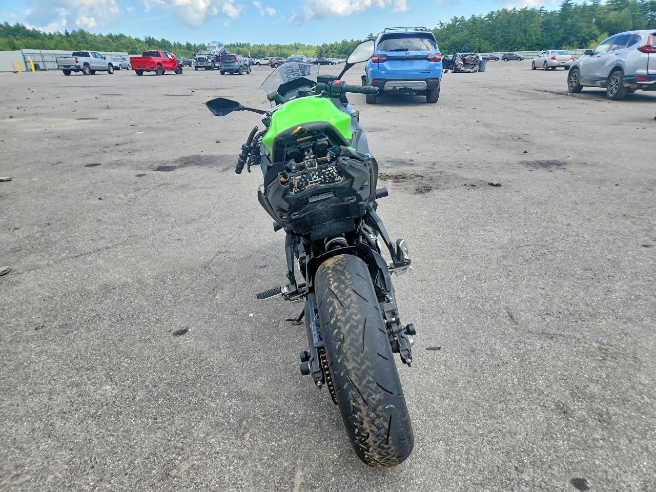 2022 Kawasaki EX650 M