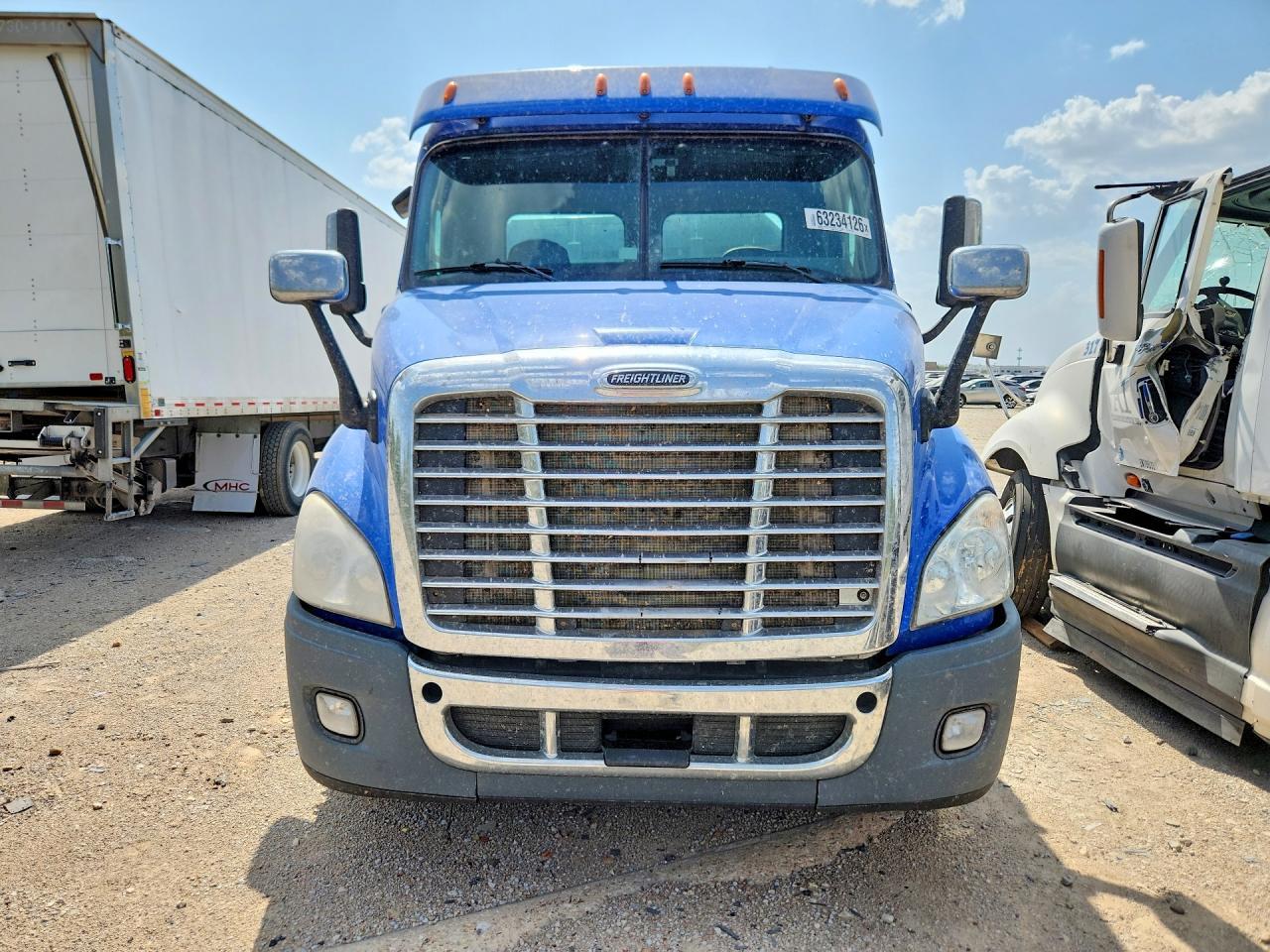 2017 Freightliner Cascadia 113 Semi Truck