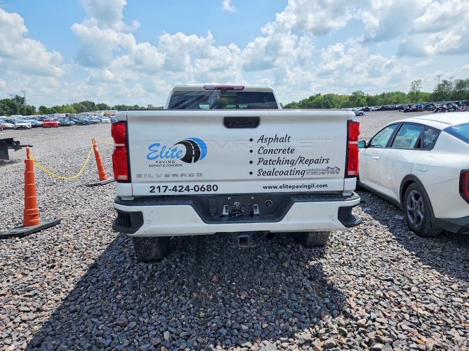 2024 Chevrolet Silverado