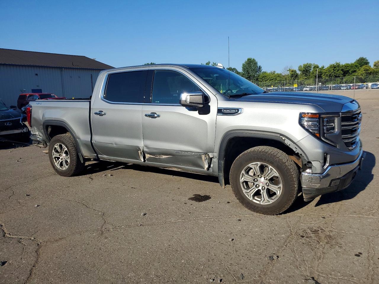 2023 GMC Sierra K1500 SLT
