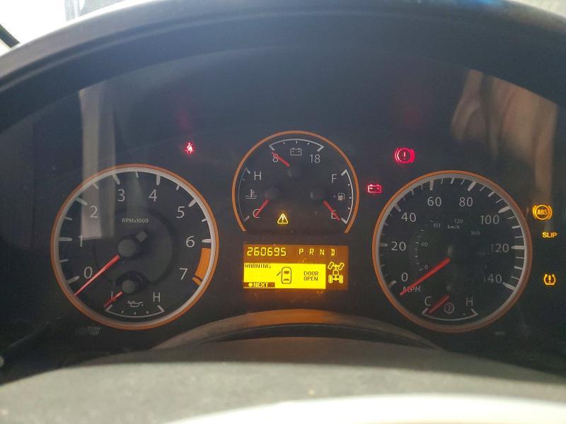 2013 Nissan Titan SV