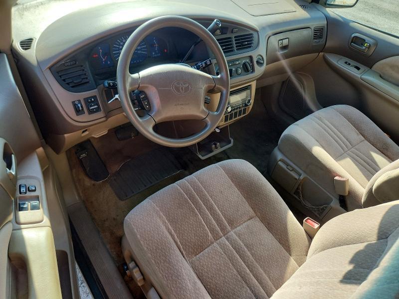 2001 Toyota Sienna ce
