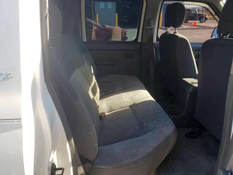 2000 Nissan Frontier XE