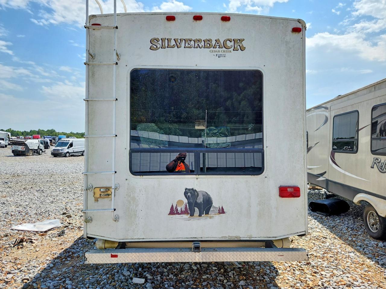2007 Cedar Creek Silverback Camper