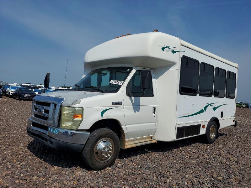 2008 Ford Econoline E450 Super Duty Cutaway Van