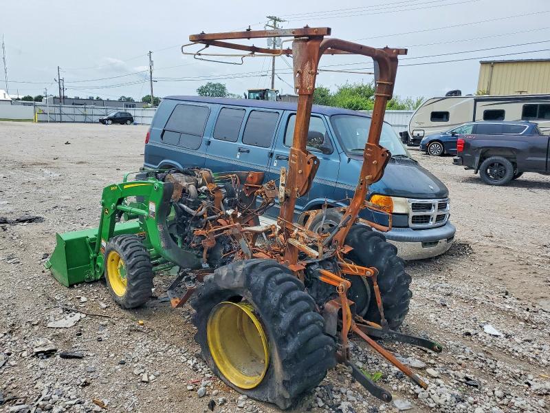 2021 John Deere 3043 D Tractor