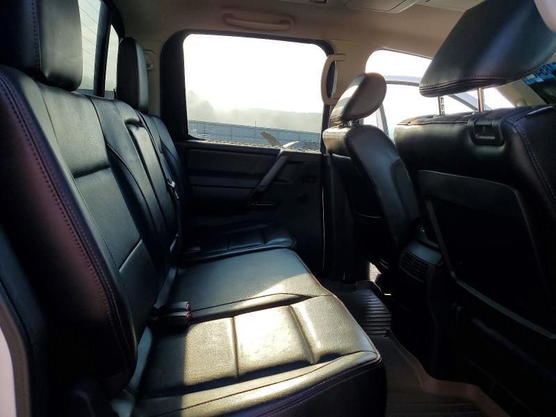 2012 Nissan Titan SV