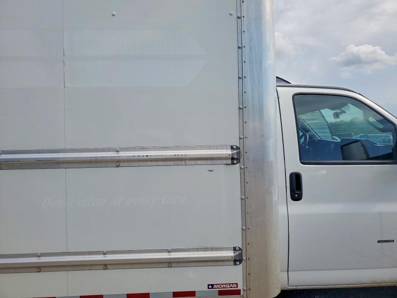 2022 GMC Savana CUT-BOX Truck