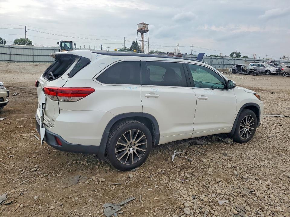 2018 Toyota Highlander se