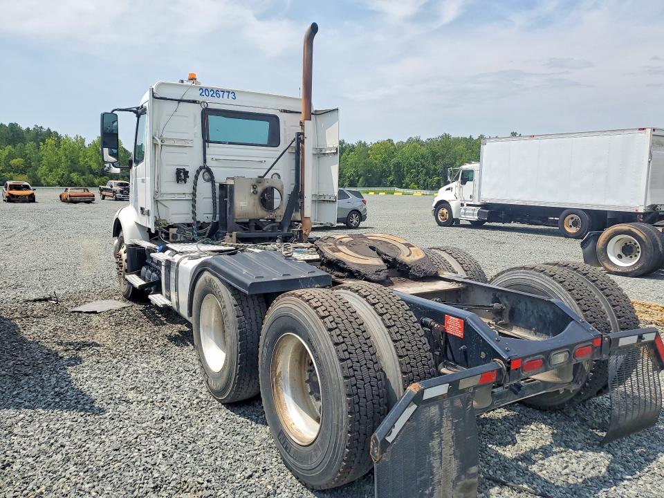 2020 Volvo VNR Semi Truck