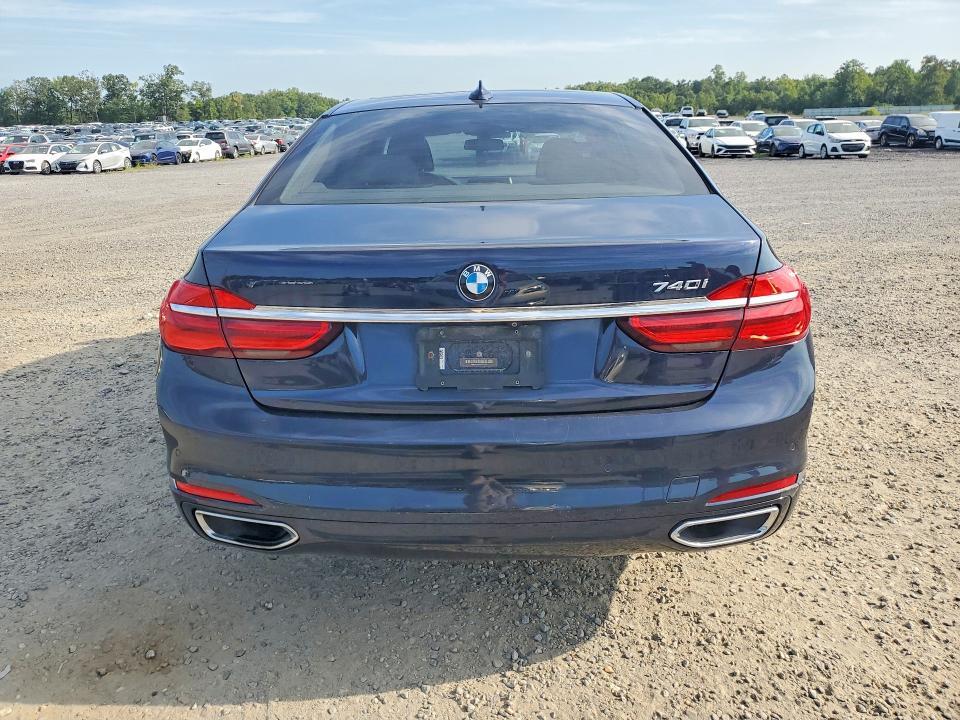 2016 BMW 740 i