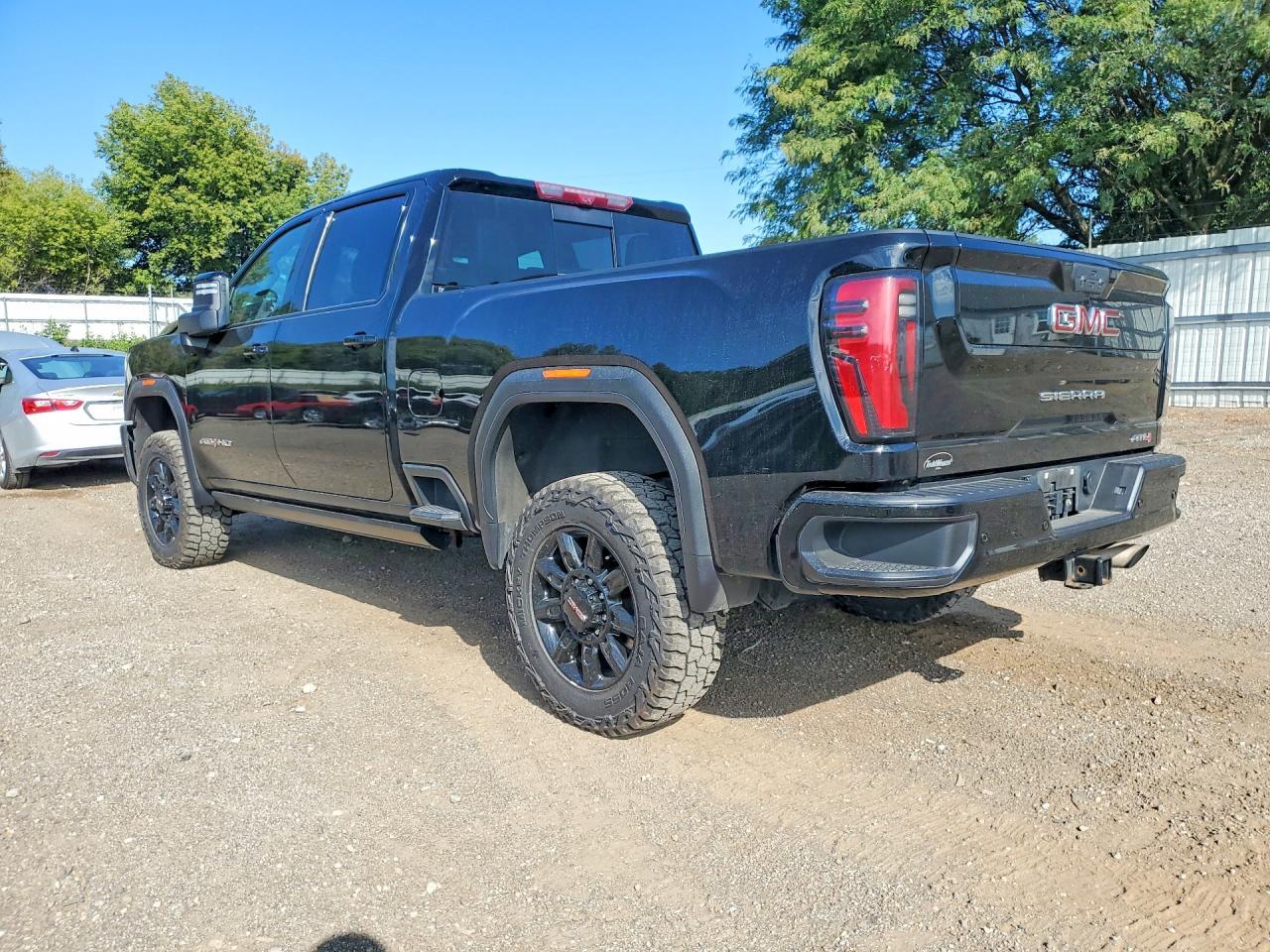 2024 GMC Sierra K2500 AT4