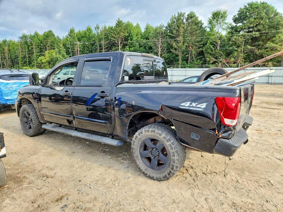 2004 Nissan Titan XE