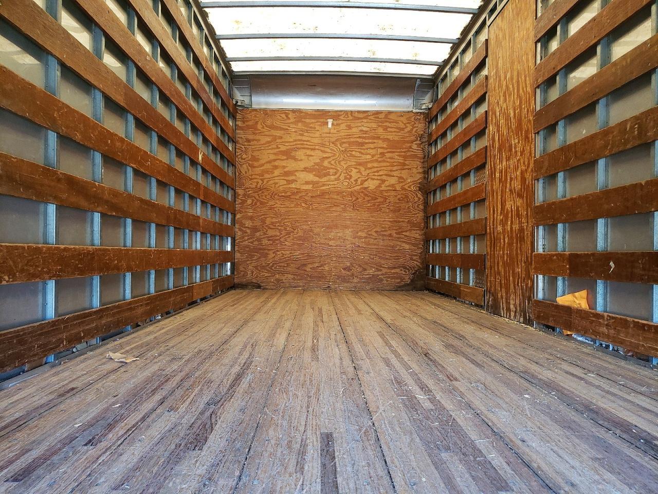 2001 GMC W5 BOX Truck