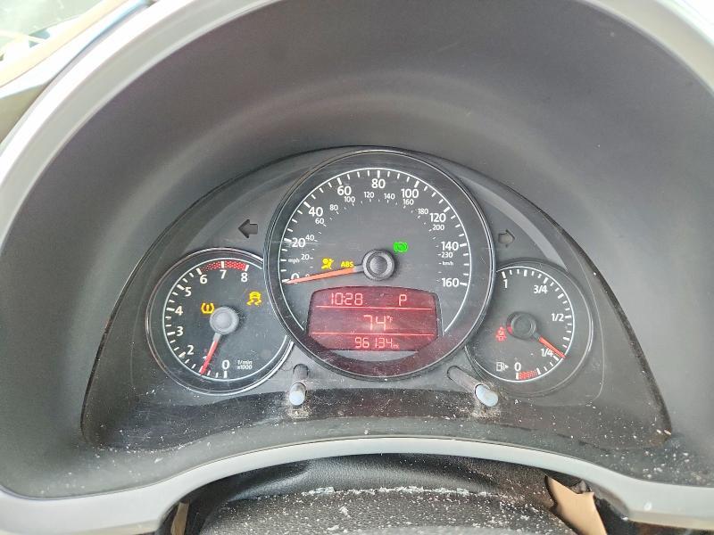 2012 Volkswagen Beetle