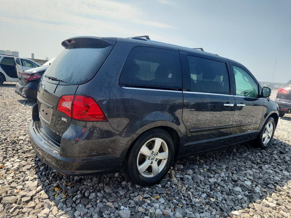 2012 Volkswagen Routan SEL Premium