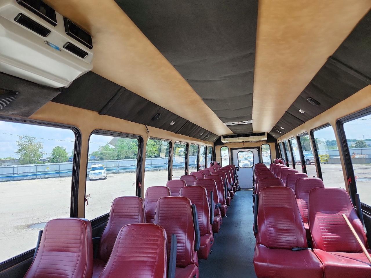 2013 Ic Corporation 3000 HC