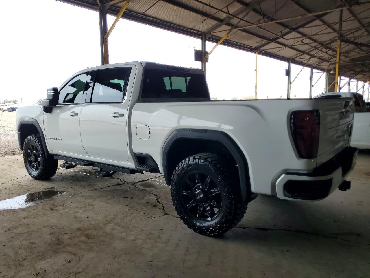 2024 GMC Sierra