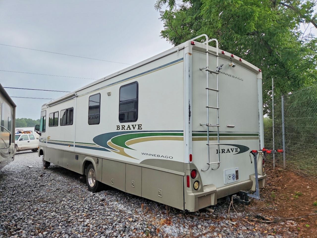 2002 Winnebago Brave Camper