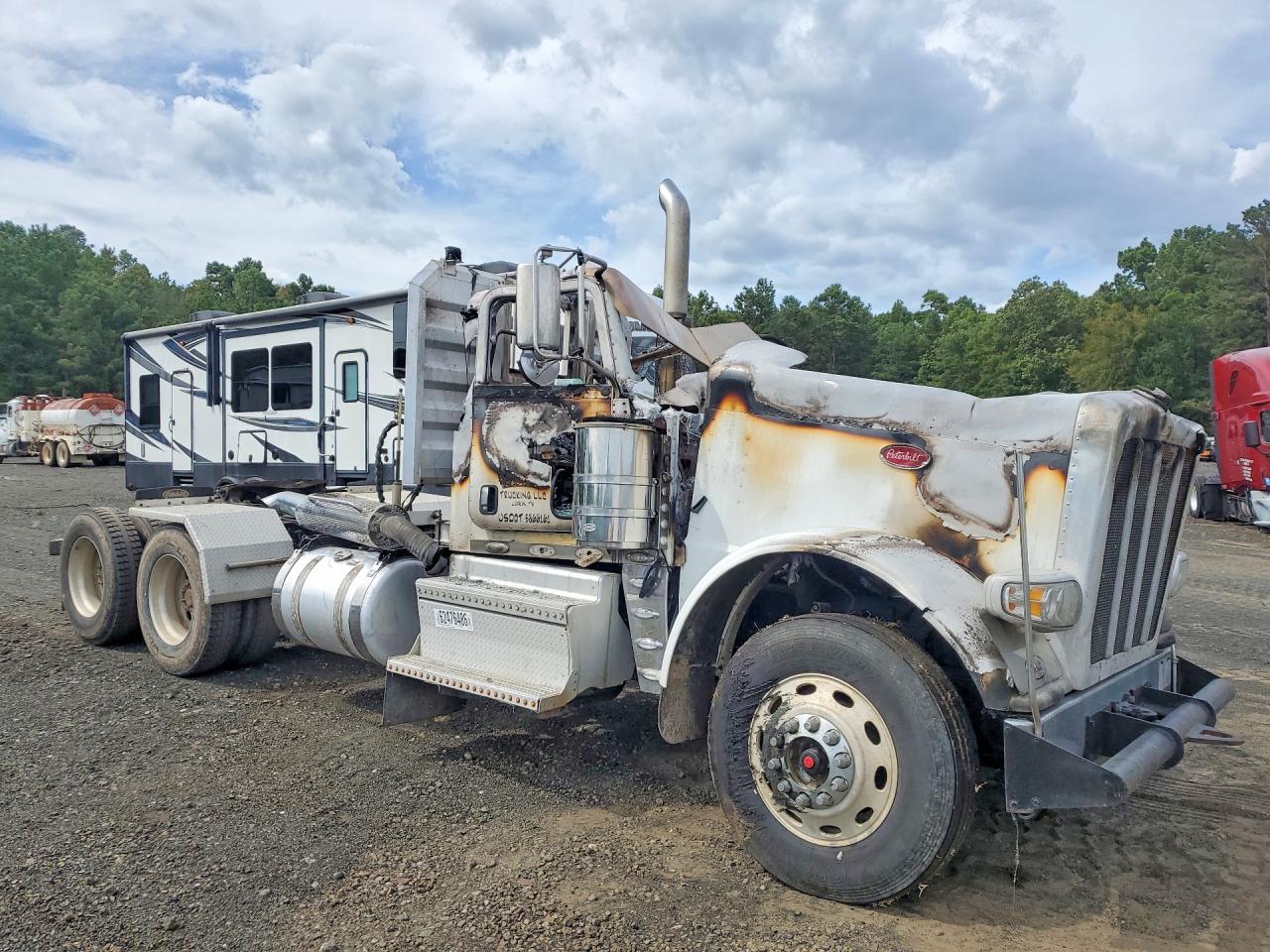 2021 Peterbilt 389 Semi Truck