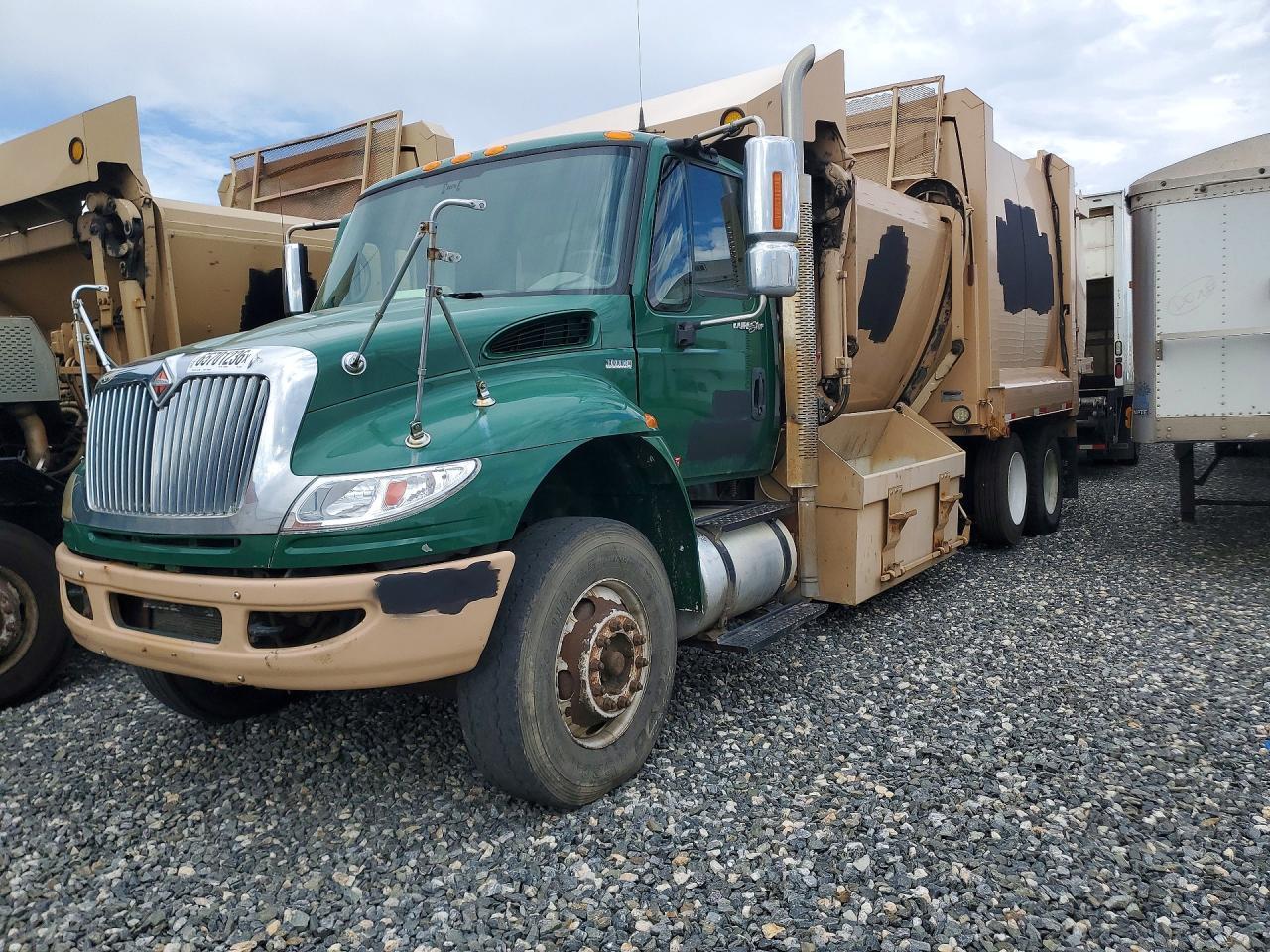 2011 International 4400 Refuse Truck