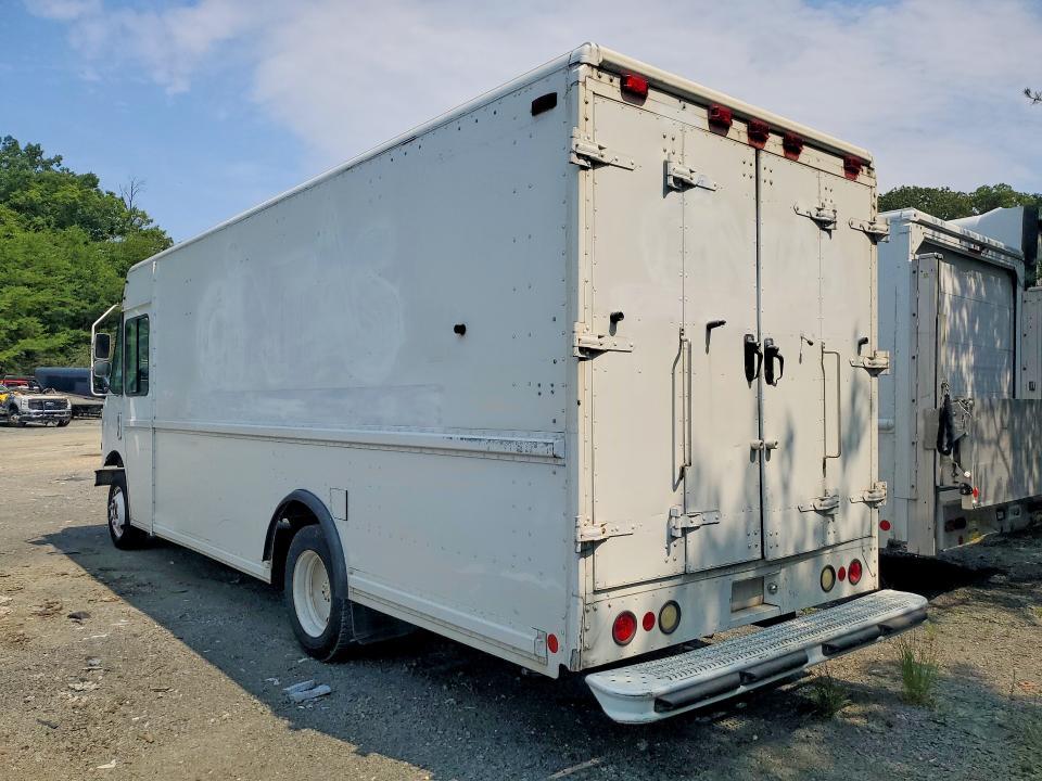 2004 Freightliner MT45 Chassis Delivery Truck