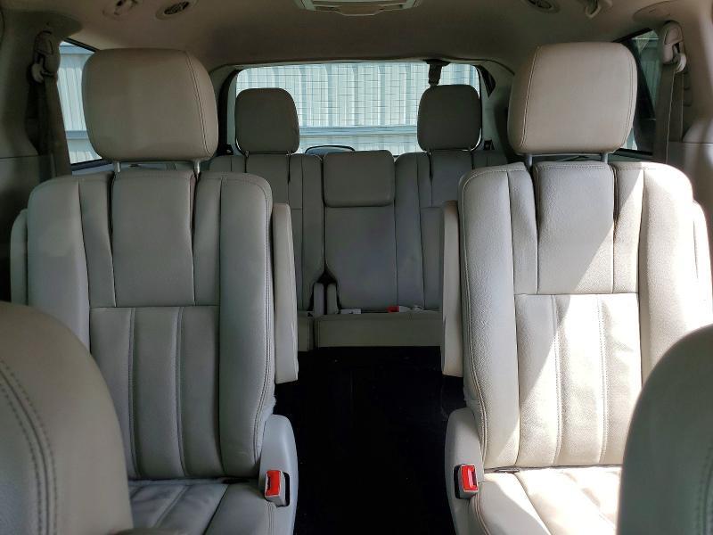 2013 Chrysler Town & Country Touring