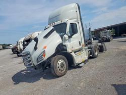 Camiones salvage a la venta en subasta: 2023 Freightliner Cascadia 126 Semi Truck