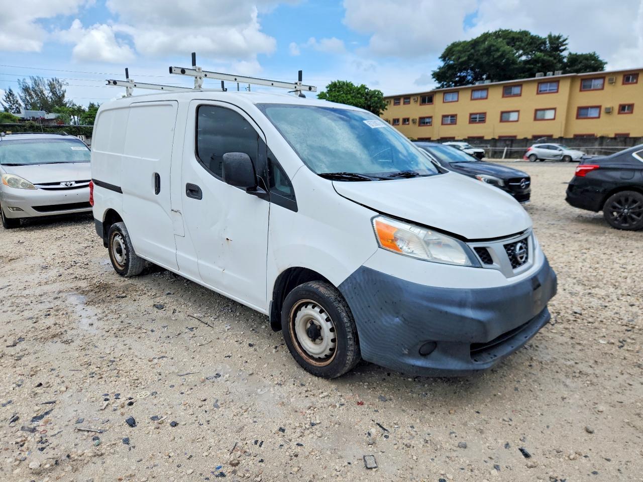 2015 Nissan NV200 S