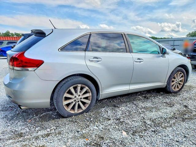2012 Toyota Venza le