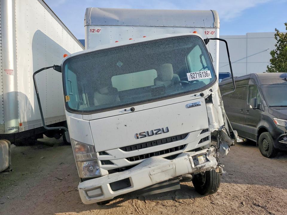 2019 Isuzu NRR BOX Truck