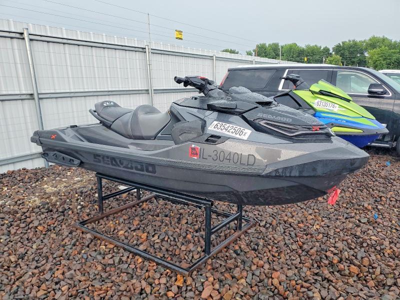 2022 Sea-Doo RXT-X300