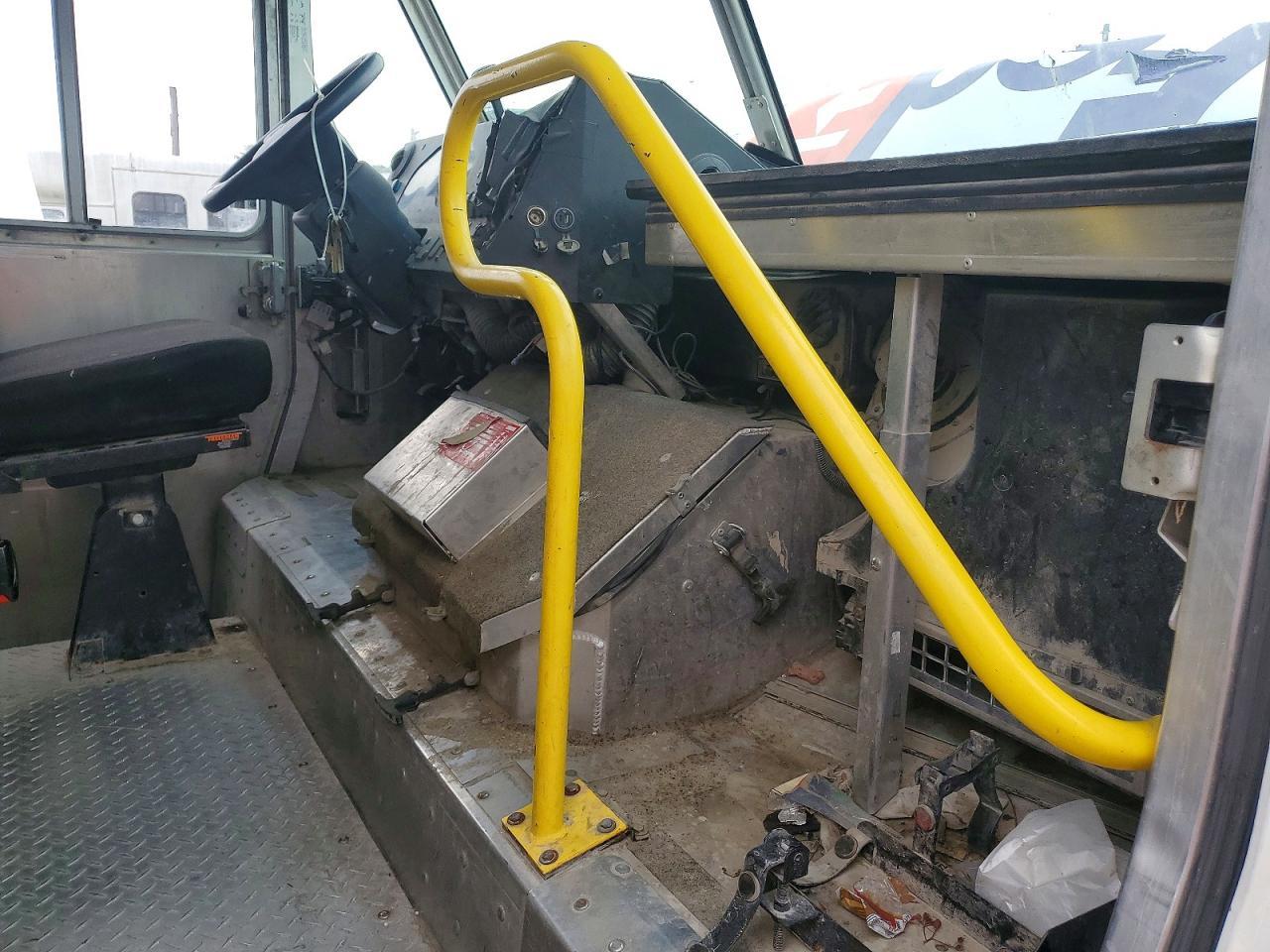 2022 Ford F59 Delivery Truck