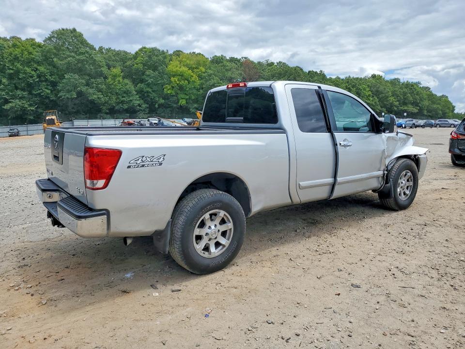 2004 Nissan Titan xe