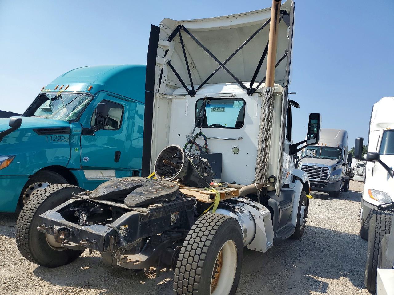 2018 Peterbilt 579 Semi Truck