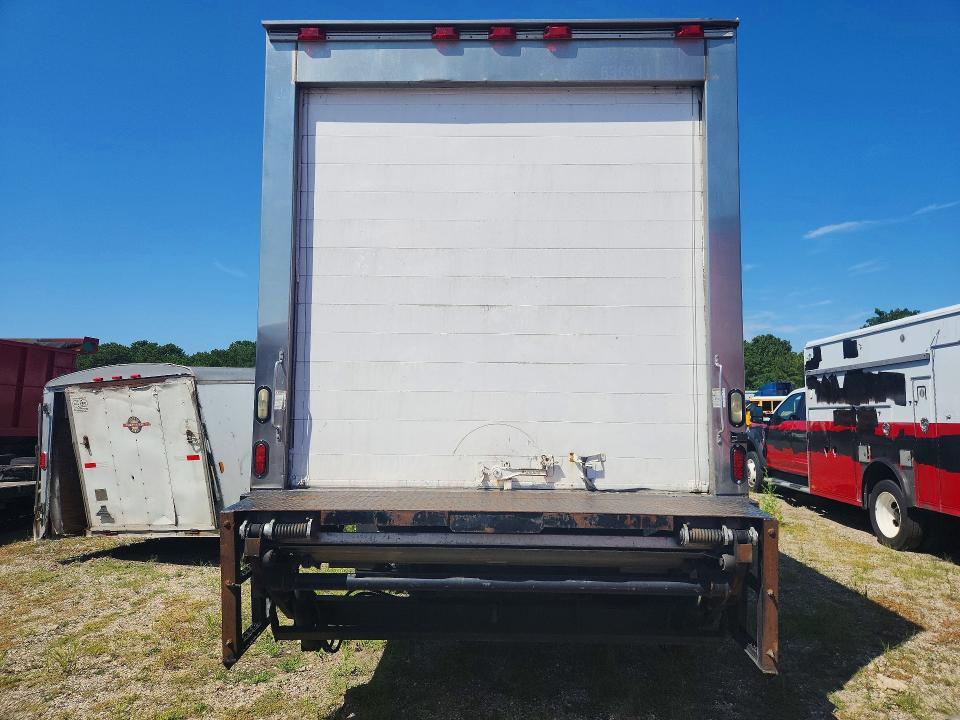 2012 Frht - Freightliner 2012 Freightliner Business Class M2 Refrigerated B