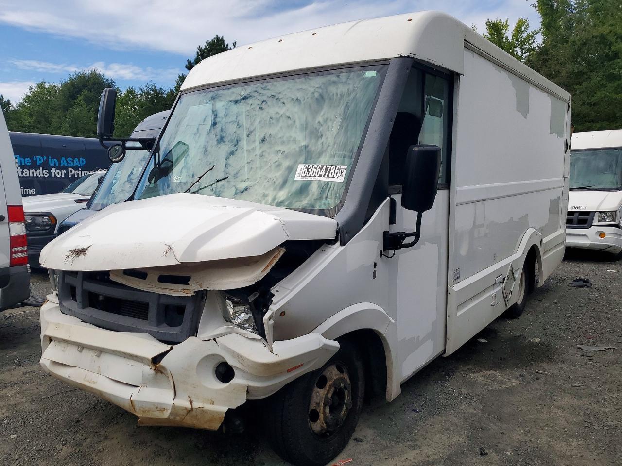 2018 Isuzu Reach Delivery Truck