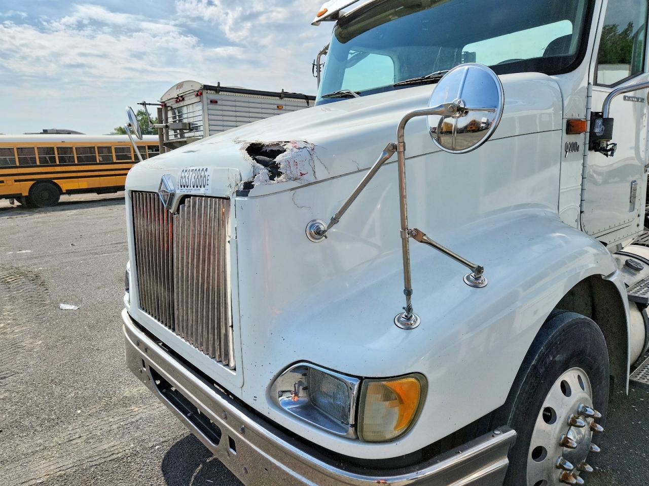 2008 International 9200I Semi Truck
