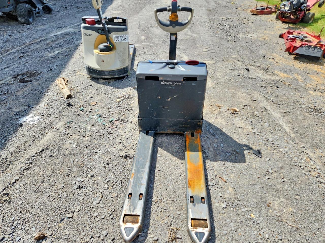2021 Crown WP3235-45 Pallet Jack