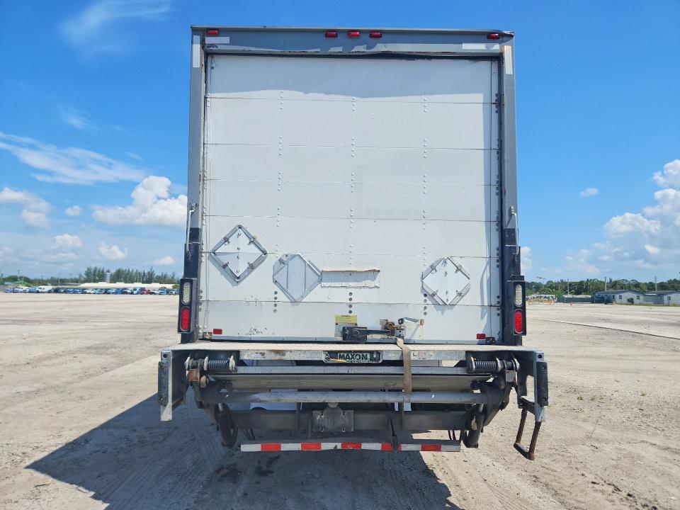 2016 Freightliner Business Class M2 BOX Truck