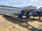 2020 Btig 2020 Bigtex 22GN-35BK+5MR Equipment Trailer