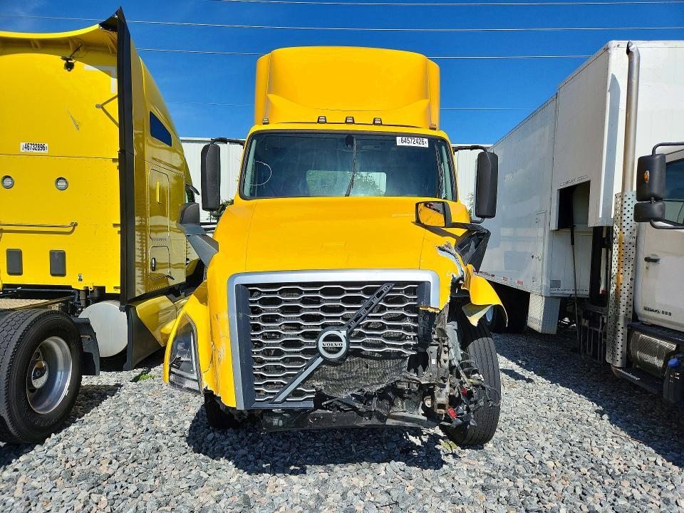 2022 Volvo VNL Semi Truck