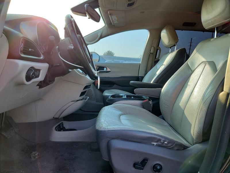 2017 Chrysler Pacifica Touring l