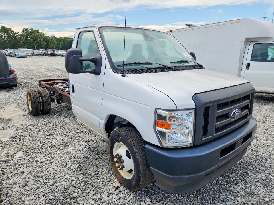 2024 Ford Econoline E350 Super Duty Cutaway Van