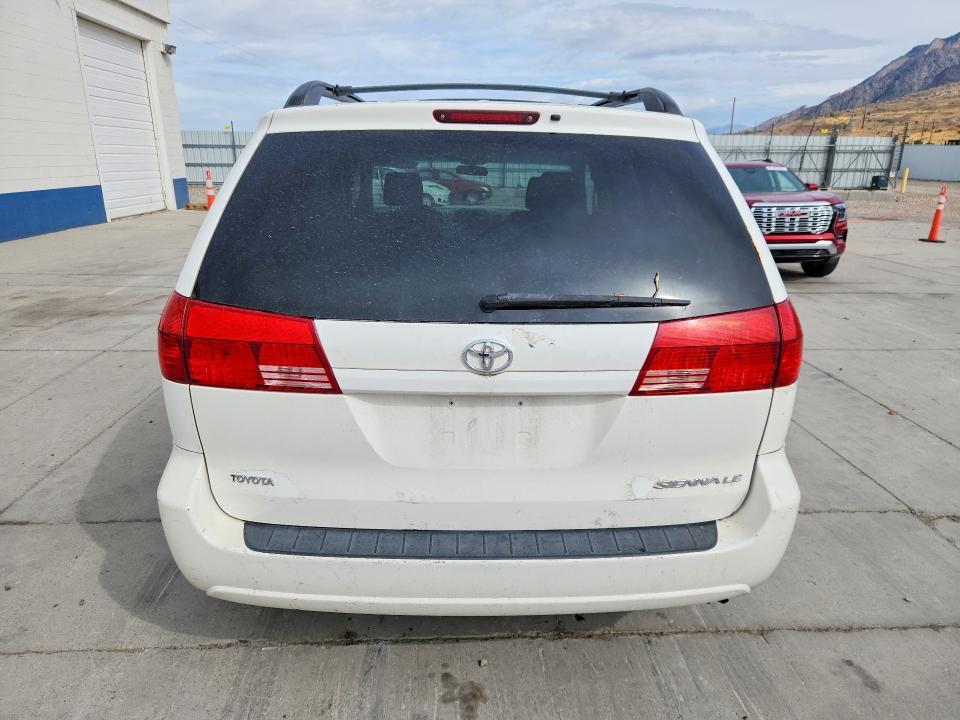 2004 Toyota Sienna le 7 Passenger
