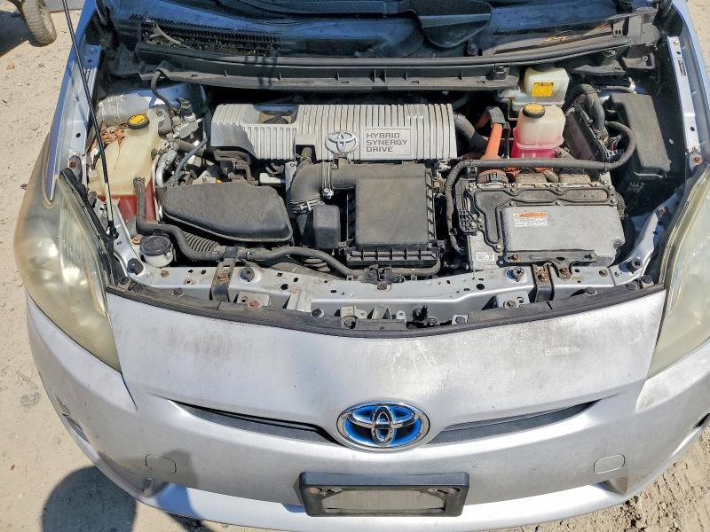2010 Toyota Prius iii